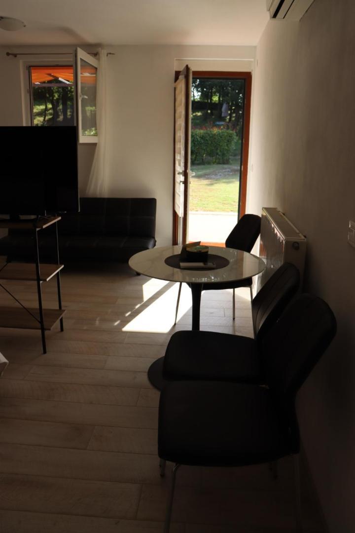 Apartments Matelici Divšići Eksteriør bilde